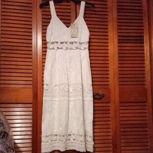 Chelsea & Violet White Sleeveless V-neck Midi Sundress